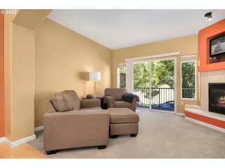 Photo #4: 22377966 Listing