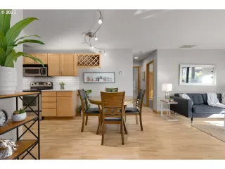 Photo #2: 22378349 Listing