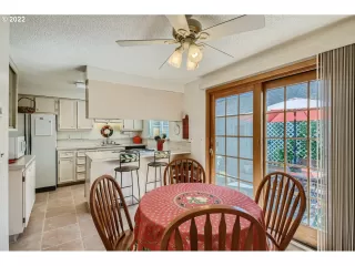 Photo #5: 22378480 Listing