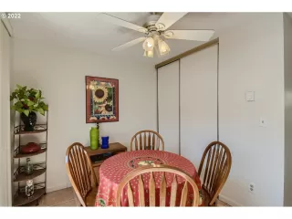 Photo #6: 22378480 Listing