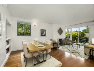 Photo #5: 22379410 Listing