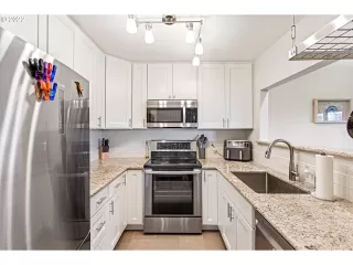 Photo #2: 22379760 Listing