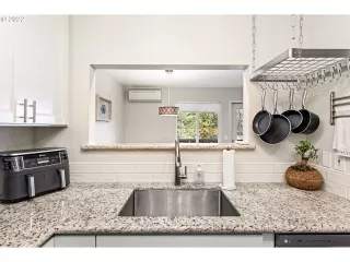 Photo #3: 22379760 Listing