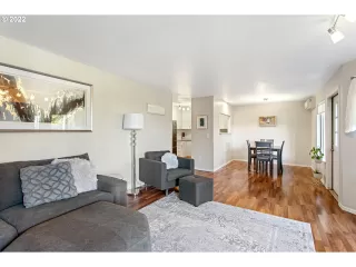 Photo #4: 22379760 Listing