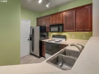 Photo #5: 22380267 Listing 