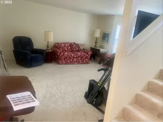 Photo #4: 22381317 Listing