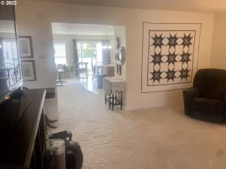 Photo #6: 22381317 Listing