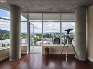 Photo #4: 22381559 Listing