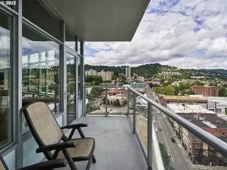 Photo #6: 22381559 Listing