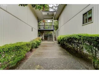 Photo #2: 22381611 Listing 