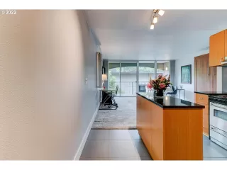 Photo #4: 22381611 Listing 