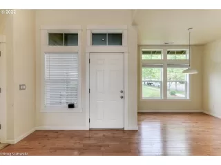 Photo #4: 22381653 Listing