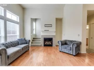 Photo #5: 22381653 Listing