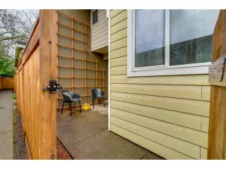 Photo #4: 22382378 Listing