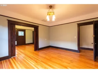 Photo #5: 22382684 Listing