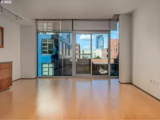 Photo #5: 22382766 Listing 