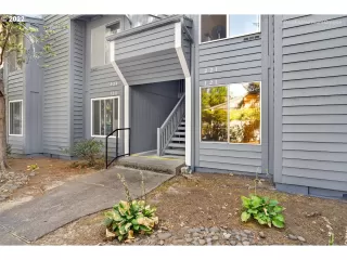 Photo #3: 22383593 Listing 