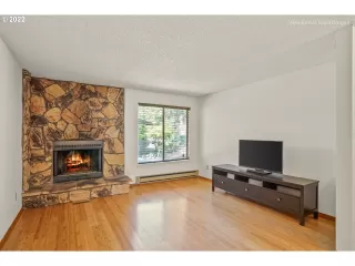 Photo #5: 22383593 Listing 