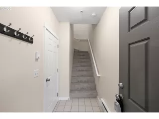 Photo #2: 22383796 Listing