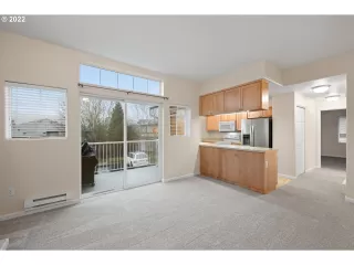 Photo #4: 22383796 Listing