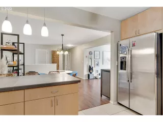 Photo #4: 22384174 Listing