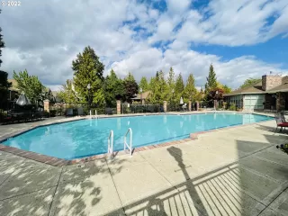 Photo #4: 22384235 Listing