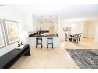 Photo #4: 22384420 Listing