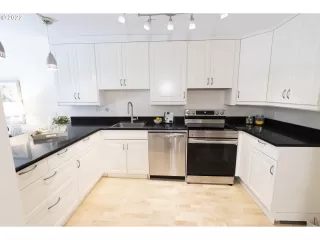 Photo #6: 22384420 Listing