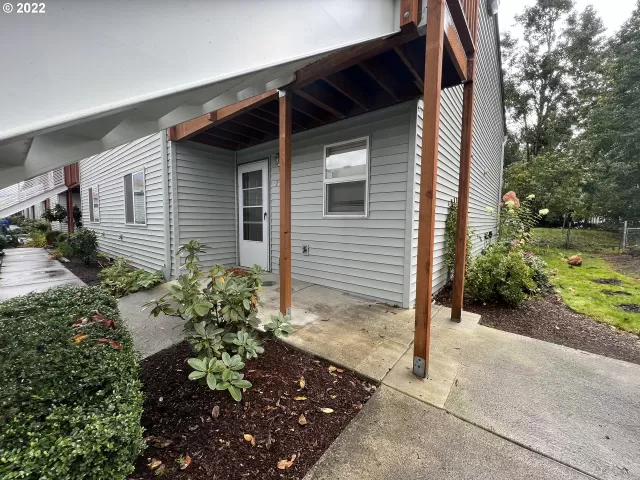 MLS: 22385128 Condo For Sale