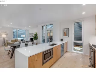 Photo #3: 22385412 Listing