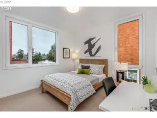 Photo #5: 22385412 Listing