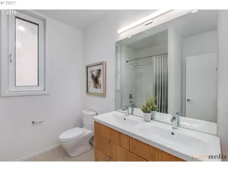 Photo #6: 22385412 Listing