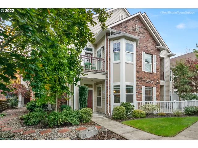 MLS: 22385976 Condo For Sale