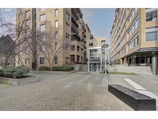 Photo #4: 22386550 Listing