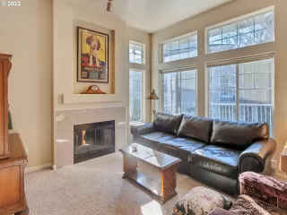 Photo #4: 22387258 Listing