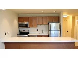 Photo #6: 22387647 Listing