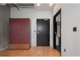 Photo #4: 22389700 Listing