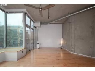 Photo #6: 22389700 Listing