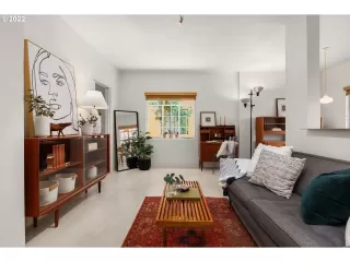 Photo #2: 22390053 Listing