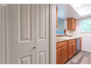 Photo #4: 22390249 Listing 