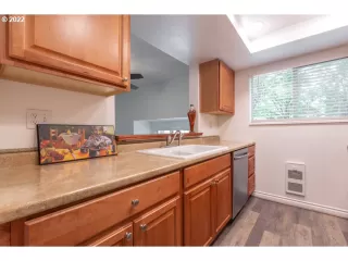 Photo #6: 22390249 Listing 