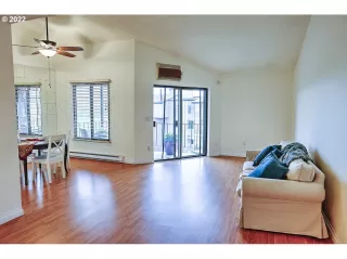 Photo #3: 22390909 Listing