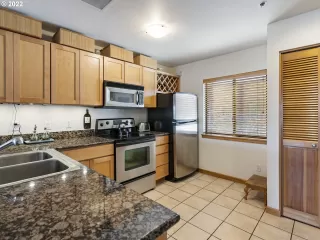 Photo #5: 22391350 Listing