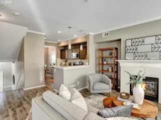 Photo #5: 22392020 Listing 