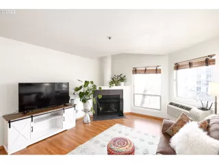 Photo #6: 22392344 Listing 