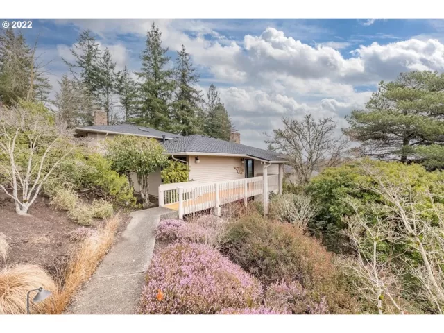 MLS: 22392416 Condo For Sale