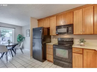 Photo #4: 22392502 Listing