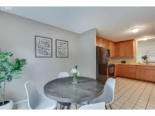 Photo #6: 22392502 Listing