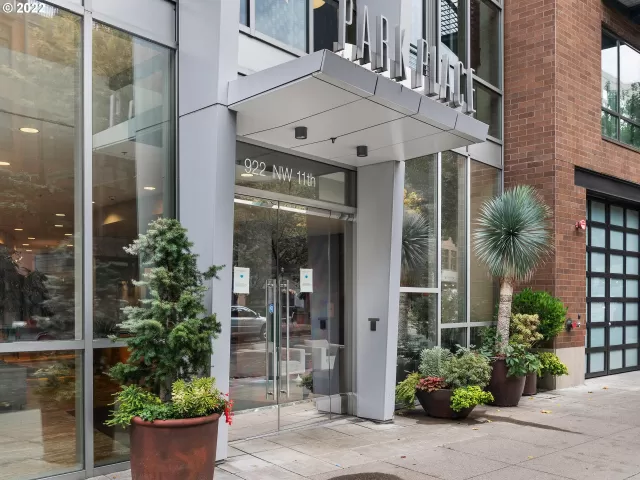 MLS: 22392663 Condo For Sale