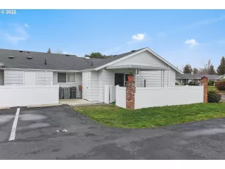 Photo #4: 22393628 Listing